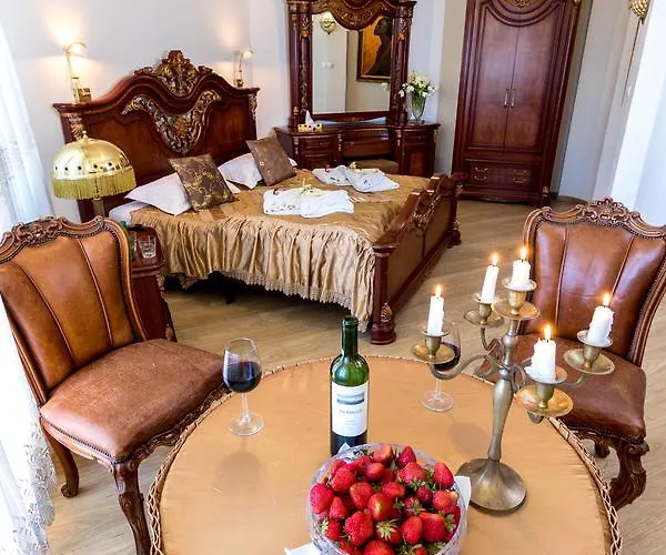 My - Czarny Kot Nocleg ze śniadaniem 3*