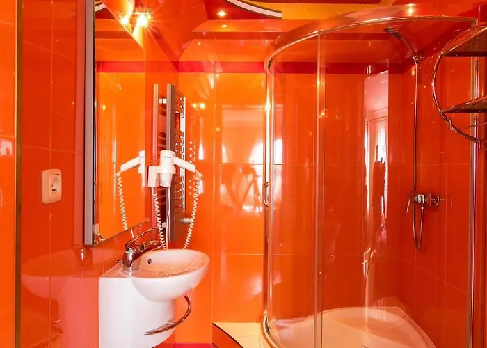 My - Czarny Kot Nocleg ze śniadaniem 3*