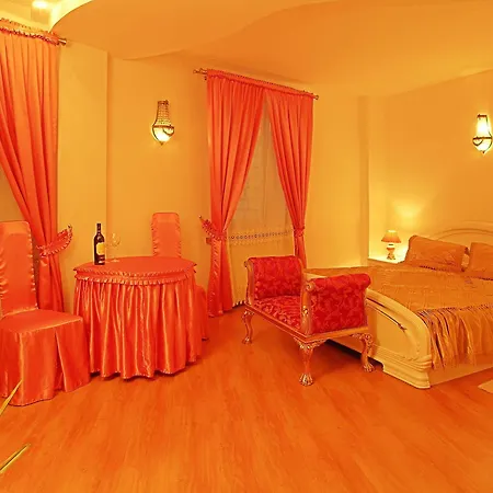 My - Czarny Kot Varsovie